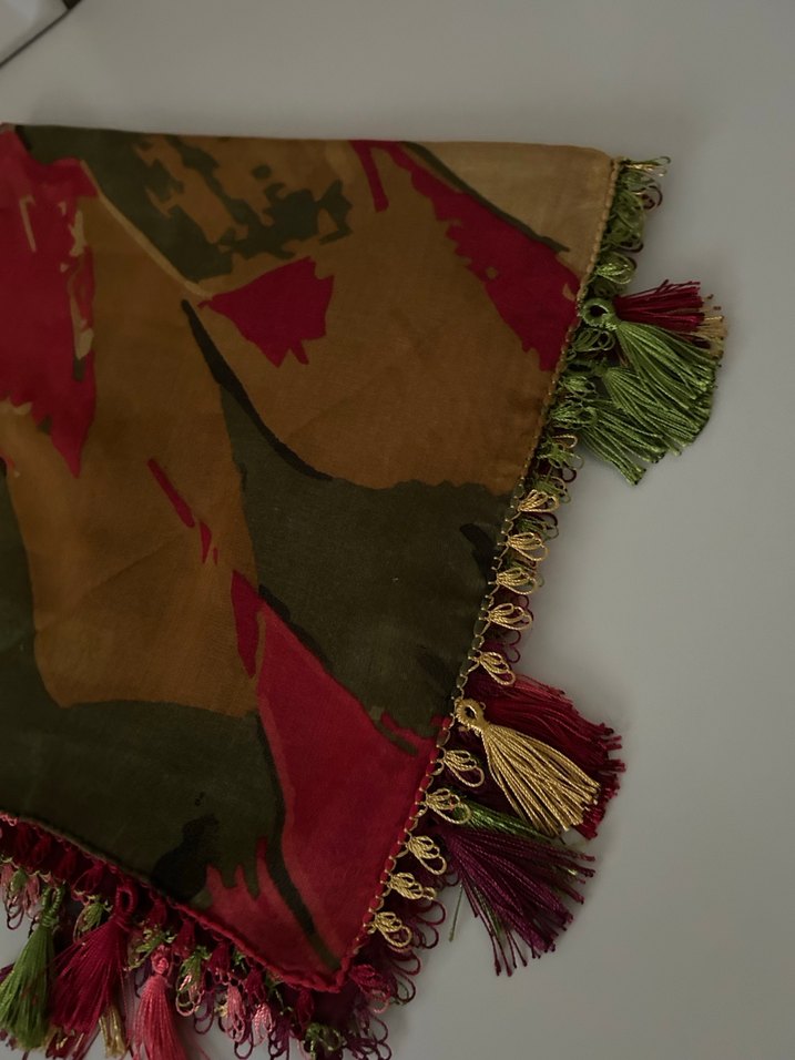 Püsküllü Çok Renkli Kadın Fular - Görsel 3