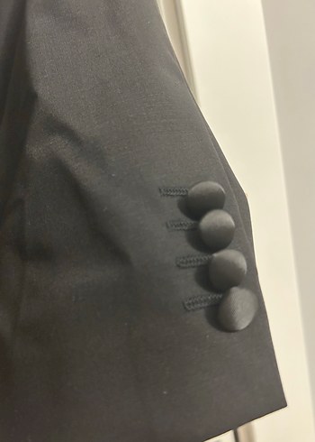 Erkek Siyah Düğmeli Ceket ve Beyaz Gömlek Takım - Görsel 3