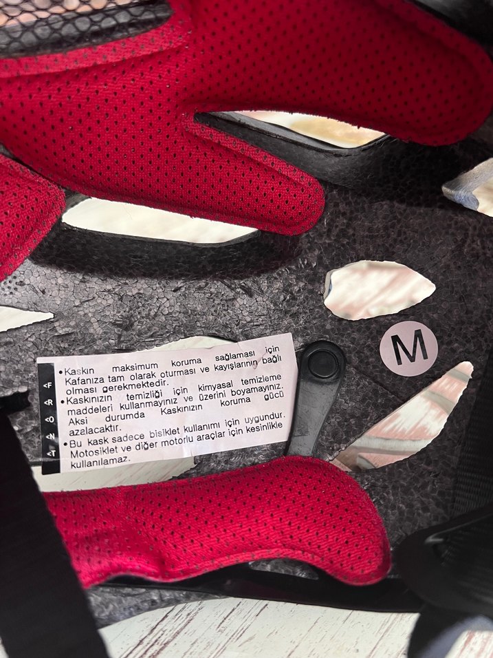 Kilitli Siyah Yılan Desenli bisiklet Kaskı - Görsel 2