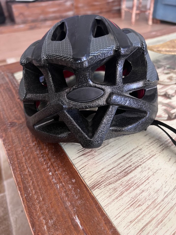 Kilitli Siyah Yılan Desenli bisiklet Kaskı - Görsel 3