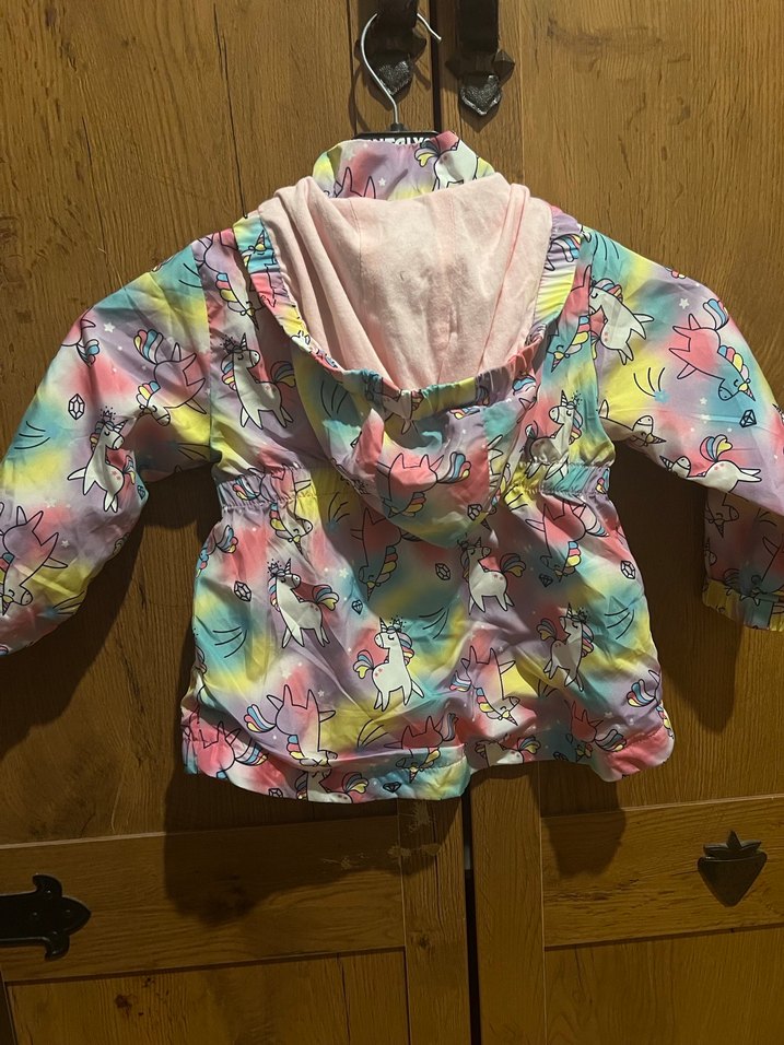 Kızlar için Kapüşonlu Renkli Bağlama Desenli Yağmurluk - Görsel 2