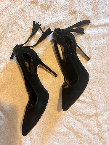 Fiyonklu pencereli stiletto/Bambi
