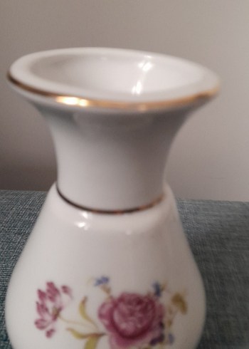 Diğer Beyaz Pastel Çiçek Desenli Vazo