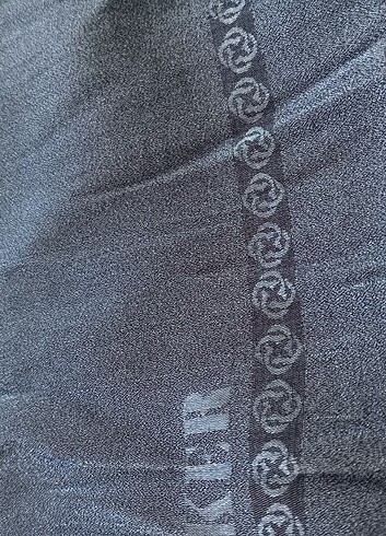Aker monogram simli şal 