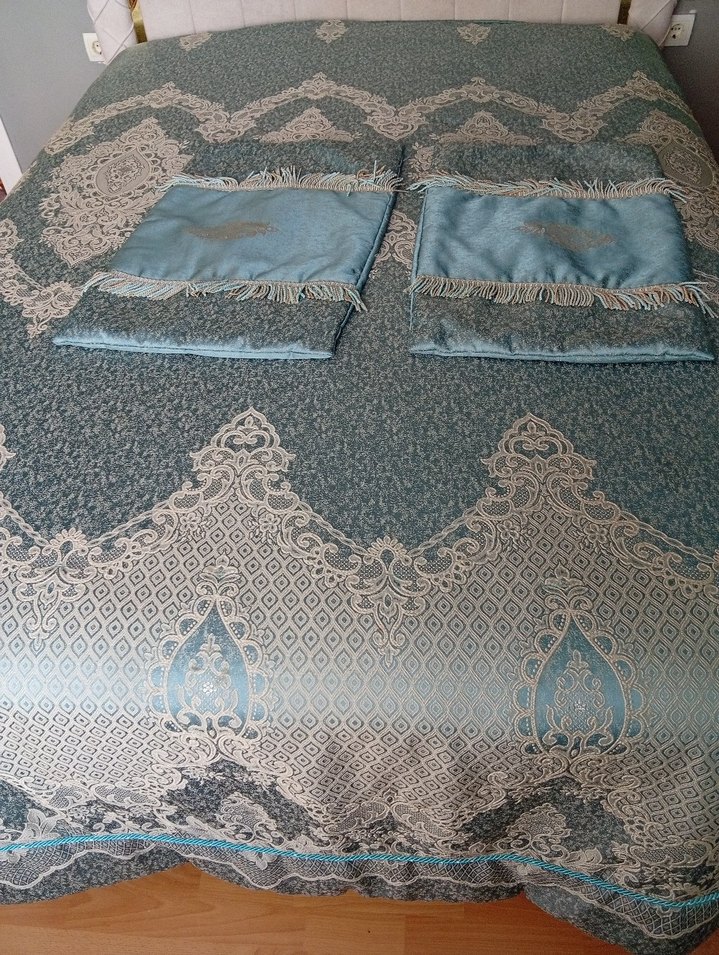az,kullanılmış saten yatak örtüsü - Görsel 3