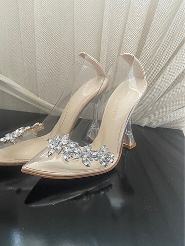 Zara şeffaf stiletto