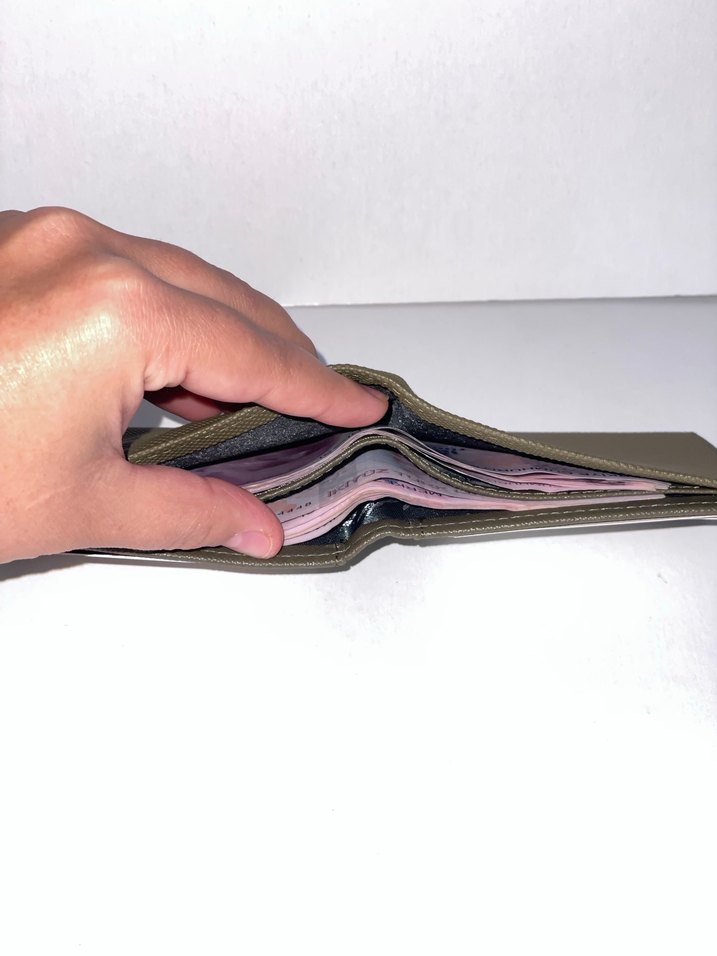 Haki renk ekstra kartlığı mevcut olan şık cüzdan - Görsel 5