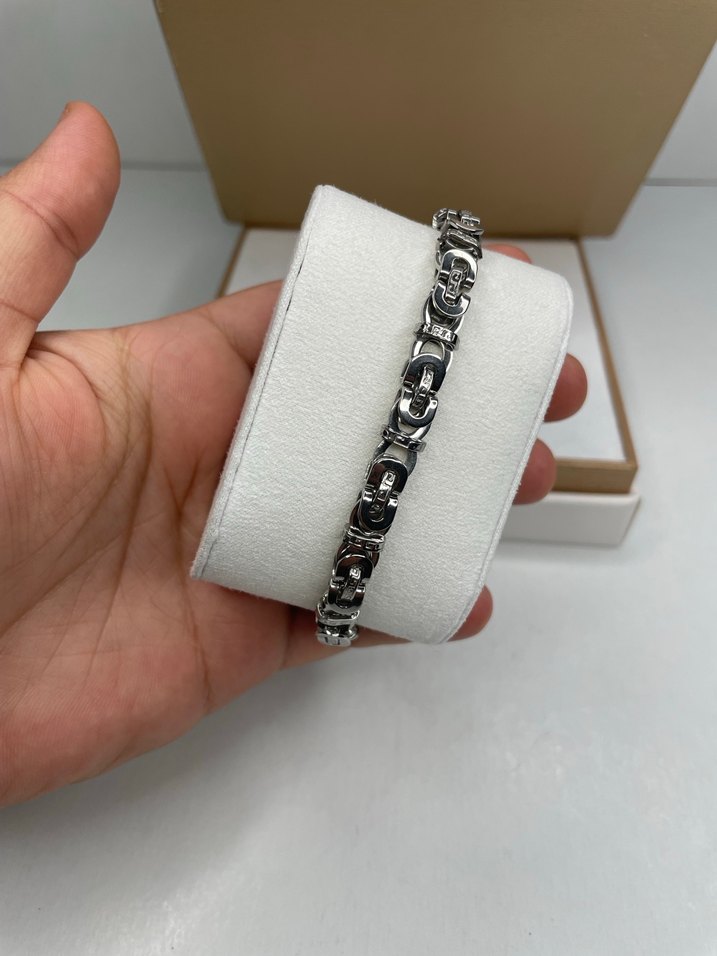 Zincir Detaylı Gümüş Renk Çelik Erkek Bileklik - Görsel 2