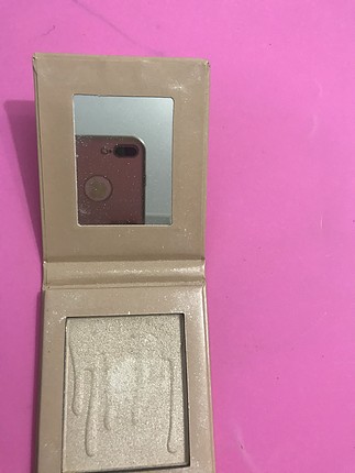 Kylie Cosmetics KYLİE aydınlatıcı