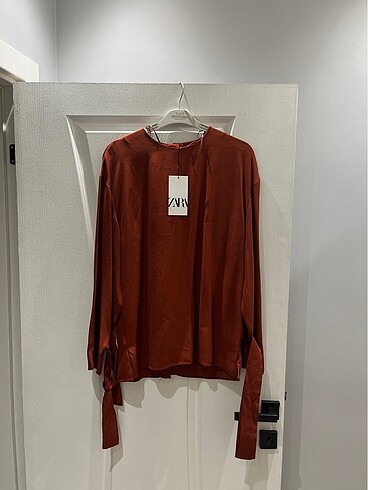 Zara akışkan bağcıklı gömlek
