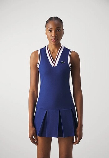 Lacoste v yaka tenis elbisesi