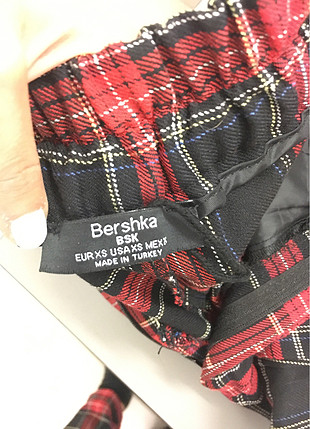 Bershka xs pantolon etiketli hiç kullanılmamış iki tane daha var