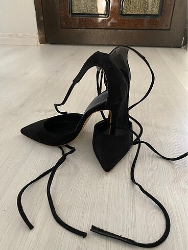 Diğer Bağcıklı stiletto