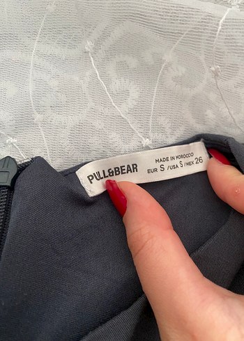 Pull and Bear Drapeli koyu gri elbise
