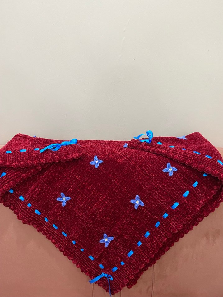 İşlemeli Bordo Renkli Battaniye - Görsel 2