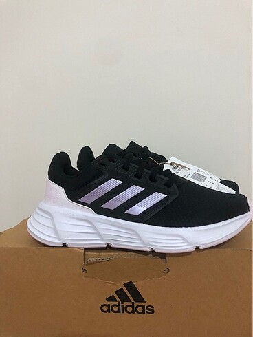 Adidas Kadın ayakkabısı