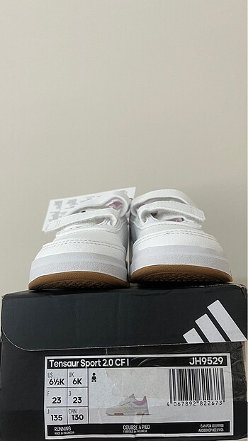 23 Beden beyaz Renk Adidas Kız Çocuk Spor Ayakkabısı
