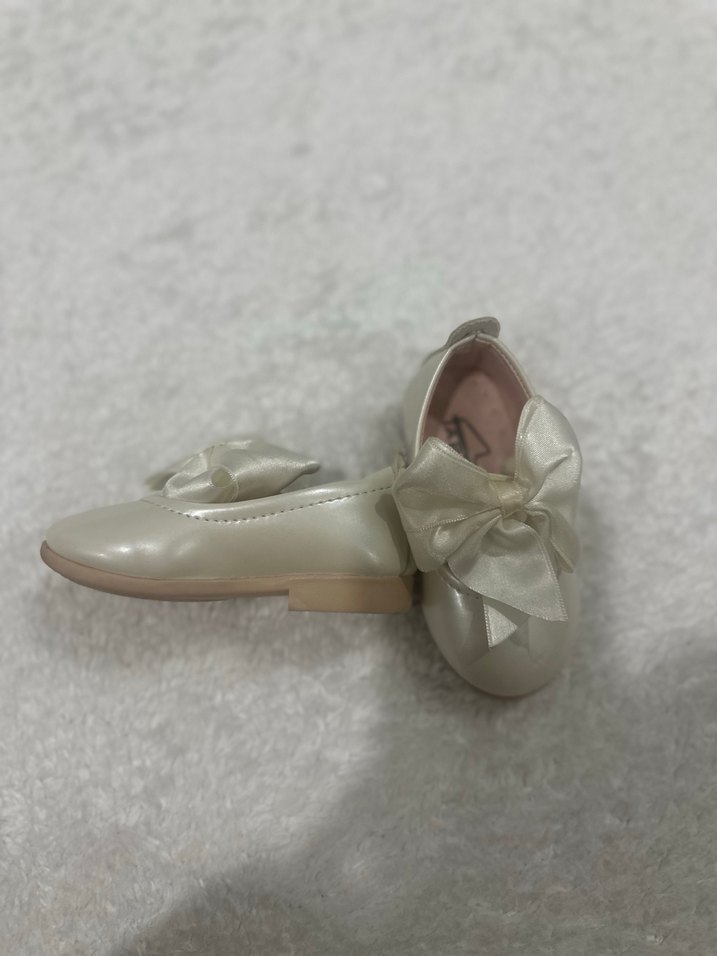 Kız Çocuk Beyaz Fiyonklu Babet - Görsel 2