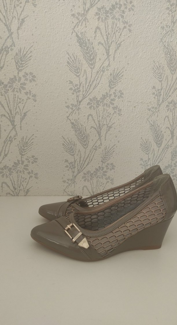 Bej Kadın Dolgu Topuklu Yılan Desenli Babet - Görsel 4