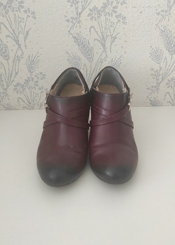 Bordo Deri Kadın Dolgu Topuklu Tokalı Bot - Görsel 2