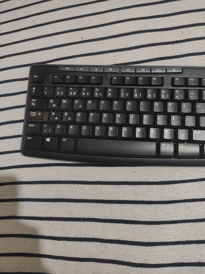 Logitech Siyah Kablosuz Klavye - Görsel 3