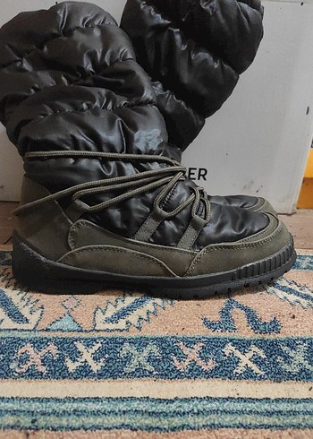 Gri Bağcıklı kar Botu - Görsel 3