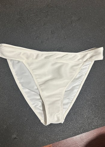 Beyaz Kadın Bikini Altı