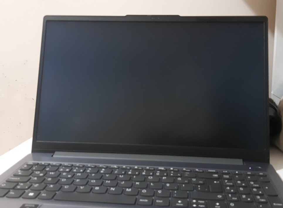 Gri renkli dizüstü bilgisayar - Görsel 2