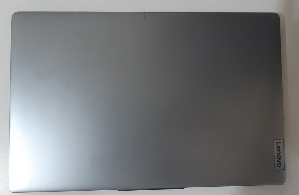 Gri renkli dizüstü bilgisayar - Görsel 3