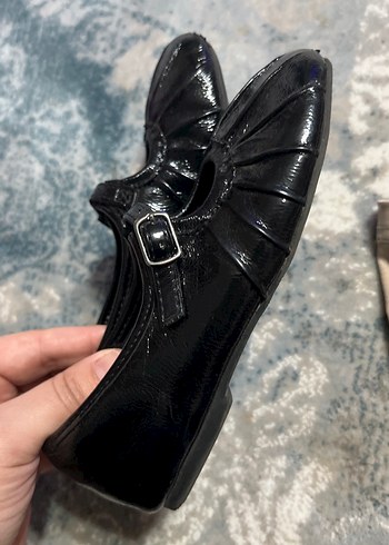 Zara Kız Çocuk Siyah Tokalı Babet Ayakkabı