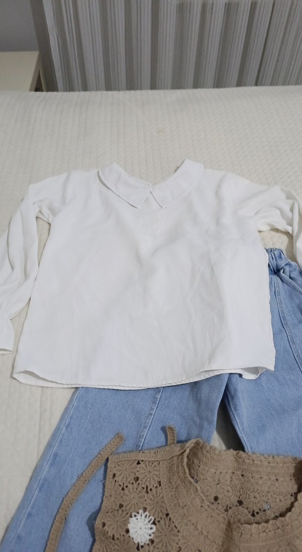 Bej Örgü Detaylı Rahat Kesim kız cocuk Kot Pantolon - Görsel 3