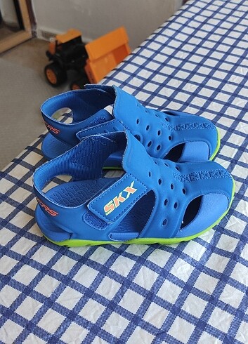 Skechers erkek çocuk ayakkabı 25.numara 
