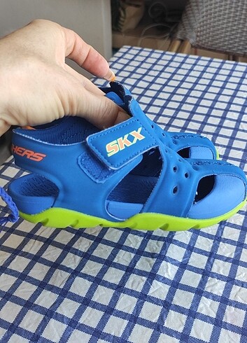 25 Beden Skechers erkek çocuk ayakkabı 25.numara