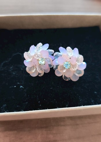 Bohem Mini Çiçek Desenli Payetli Küpeler alerji yapmaz - Görsel 4