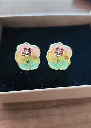 Bohem Mini Çiçek Desenli Payetli Küpeler alerji yapmaz - Görsel 6