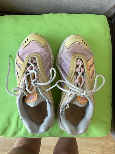 Adidas spor ayakkabısı