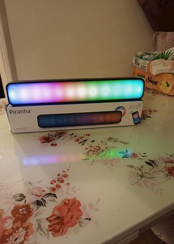 Piranha Çok Renkli Işıklı Bluetooth Hoparlör - Görsel 4