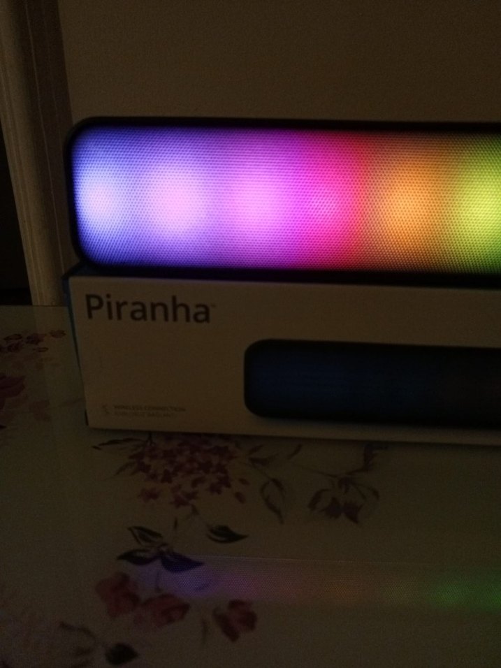 Piranha Çok Renkli Işıklı Bluetooth Hoparlör - Görsel 3