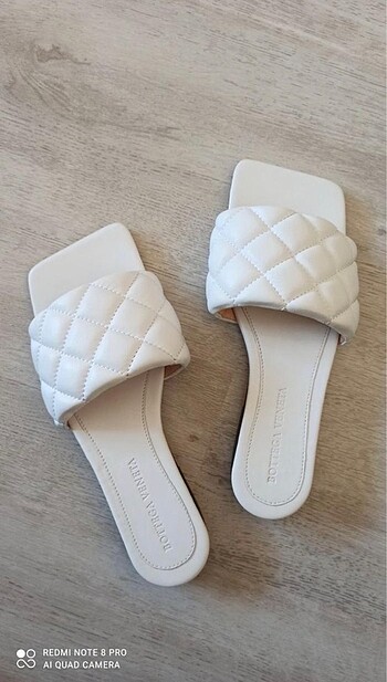 BOTTEGA VENETA Dolgulu Düz Sandaletler