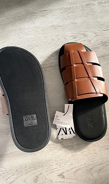 Zara ZARA HAKİKİ DERİ SANDALET