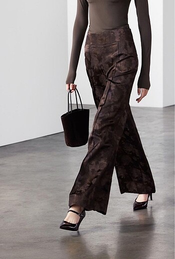 ZARA İPEK KARIŞIMLI JAKARLI PANTALON