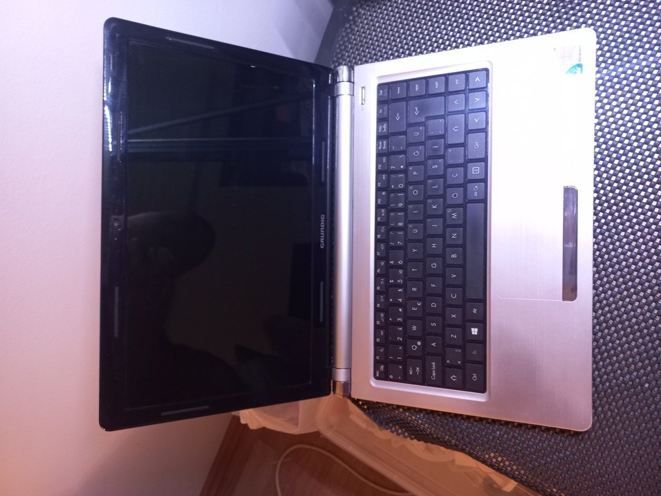 Grundig Laptop - Görsel 3