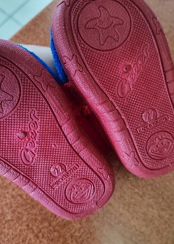 Erkek Çocuk Renkli Sıcak Örgü Ev Terliği - Görsel 4