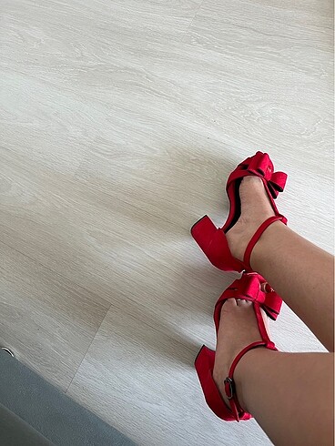 36 Beden Kırmızı topuklu sandalet