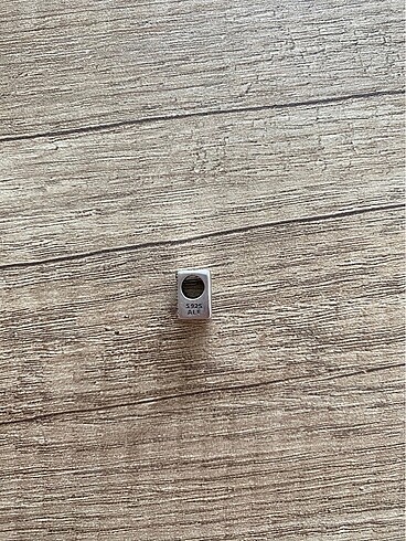 Beden Pandora b harf charm