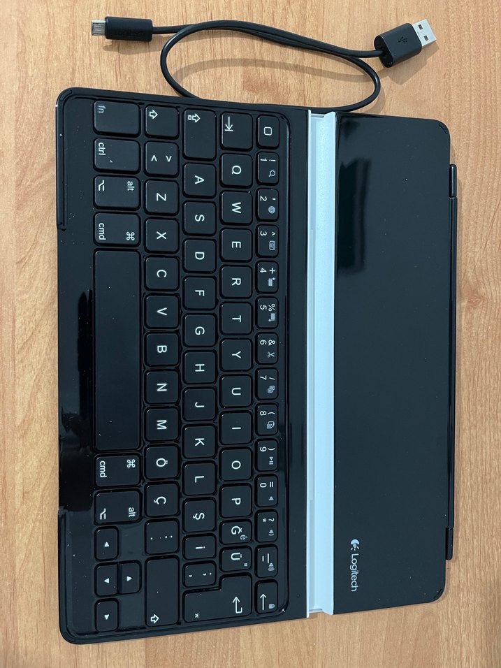 Logitech Ultrathin Siyah Bluetooth Klavye - Görsel 2