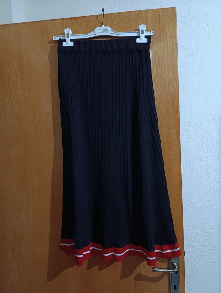 Kırmızı Pilili Midi Hamile Etek - Görsel 2