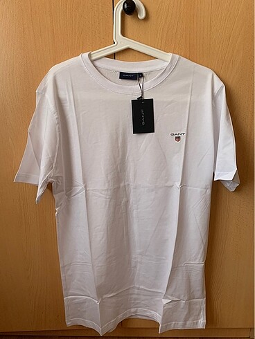 l/xl Beden Gant White T-Shirt XL Ve L Besen Mevcut