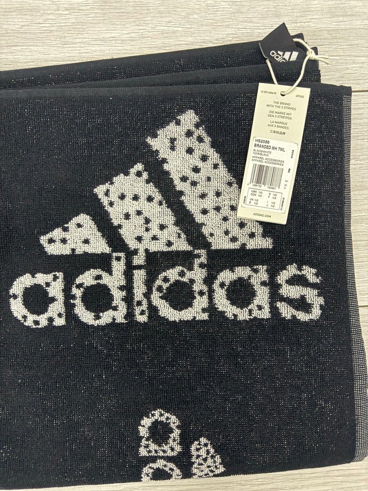 Adidas Siyah plaj havlusu - Görsel 2