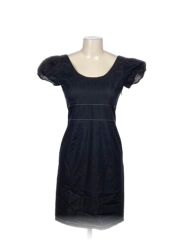 PreLoved Kısa Elbise %70 İndirimli.